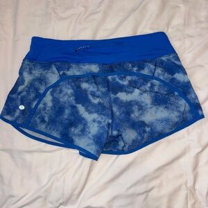 LULULEMON ATHLETICA BLUE TIE DYE Speed Up Low-Rise Lined Short - SIZE 10